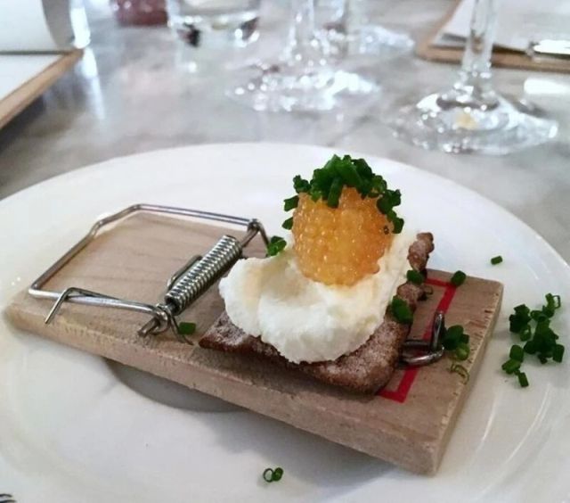 Weird Food Serving (20 pics)