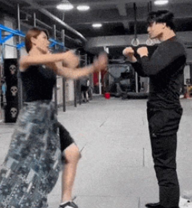 Acid GIFs, December 30 (25 gifs)