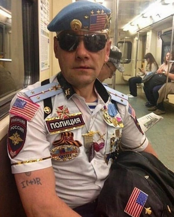 Strange People In The Subway (21 pics)