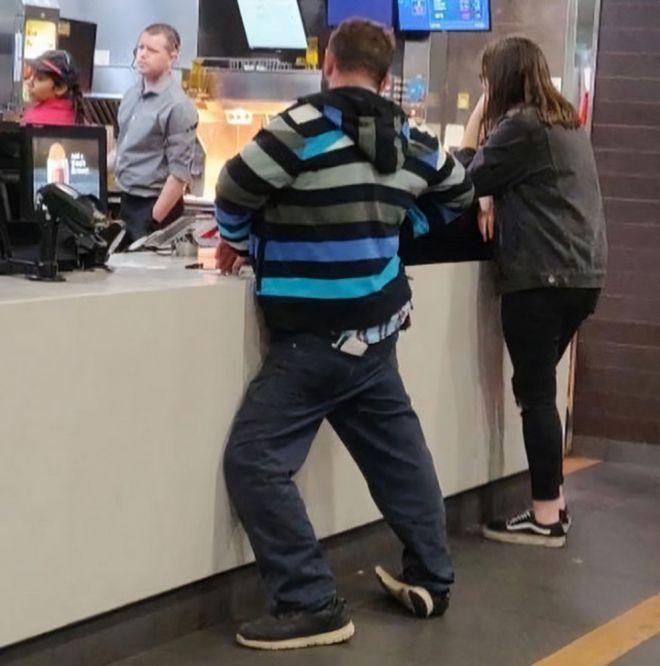 Strange Poses (21 pics)