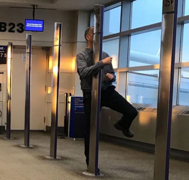 Strange Poses (21 pics)