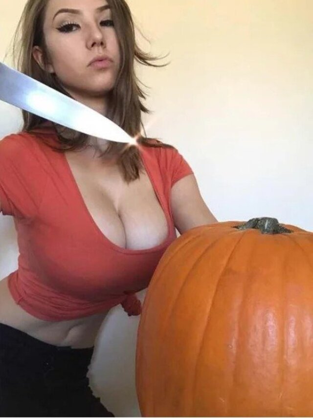 Busty Girls (22 pics)