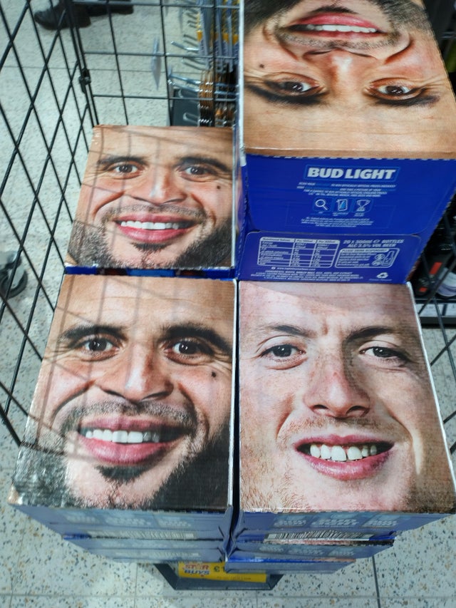 What Is Going On Here? (20 pics)