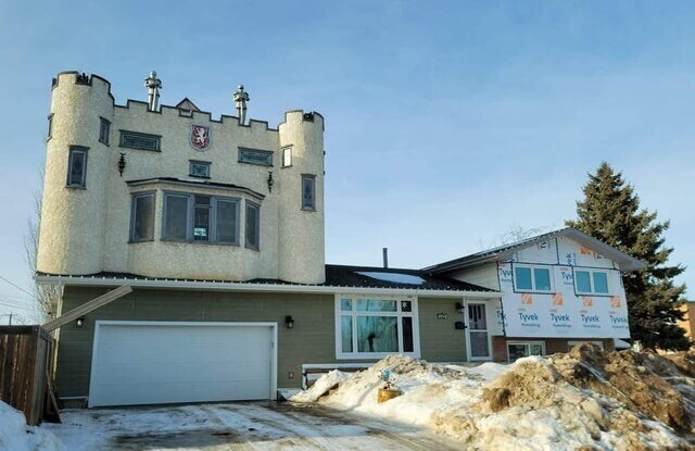 What Is Going On Here? (20 pics)