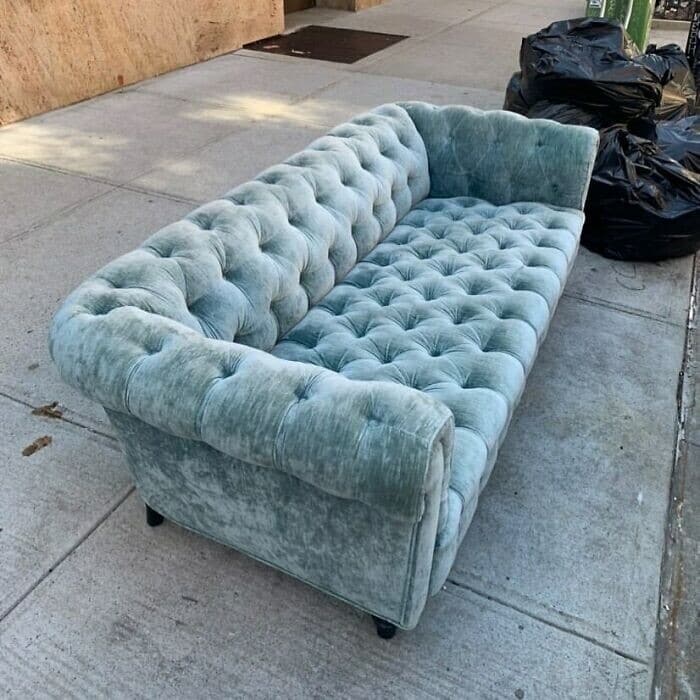 Cool Finds On The Roadside (29 pics)