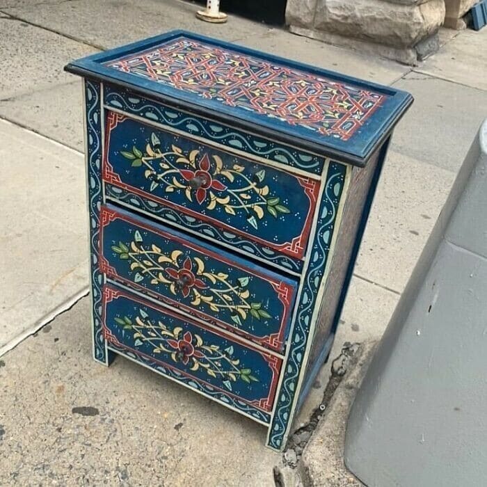 Cool Finds On The Roadside (29 pics)