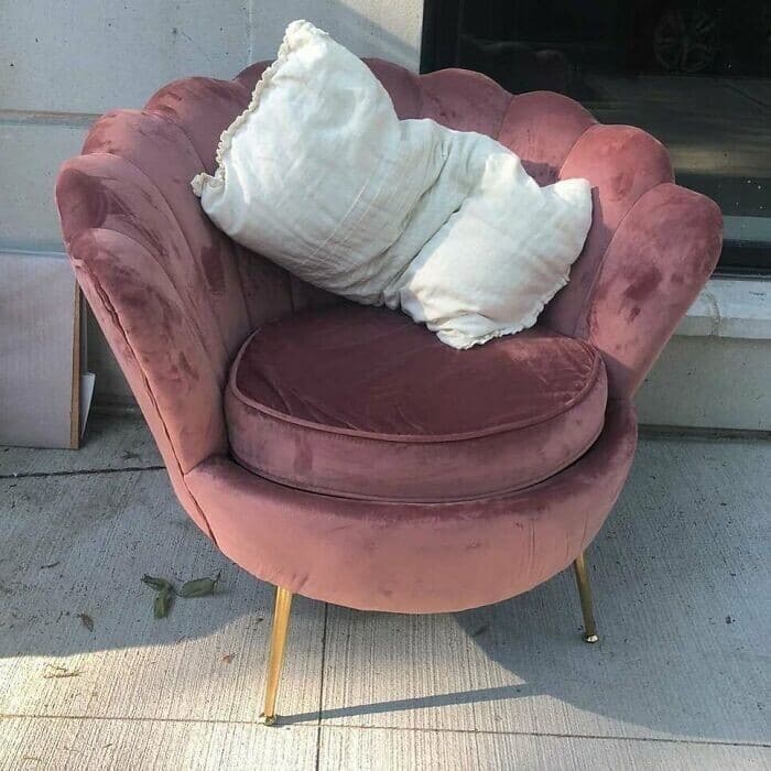 Cool Finds On The Roadside (29 pics)