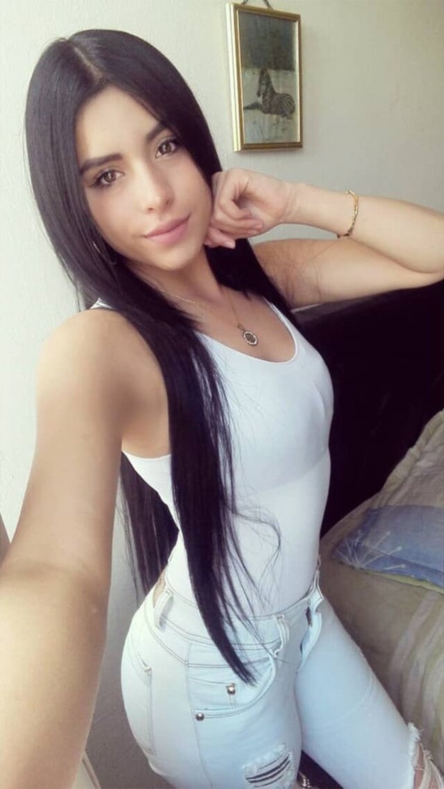 Girls In Jeans (21 pics)