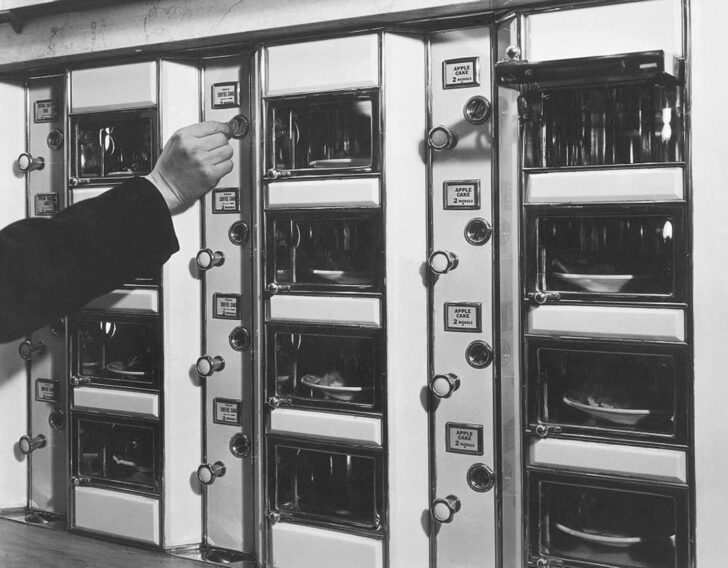 Unusual Vending Machines From the Past (21 pics)