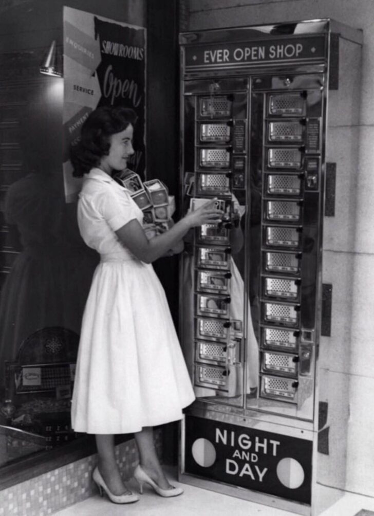 Unusual Vending Machines From the Past (21 pics) Unusual Vending Machines From the Past (21 pics)