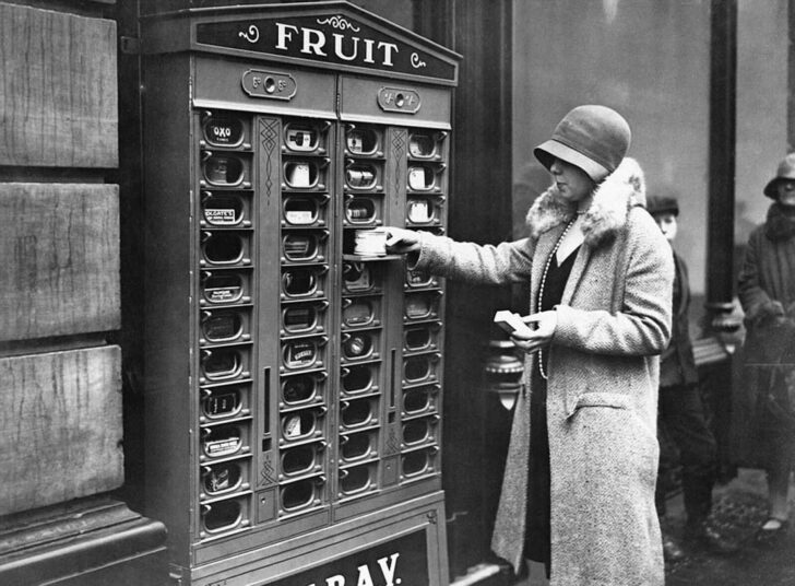 Unusual Vending Machines From the Past (21 pics) Unusual Vending Machines From the Past (21 pics)
