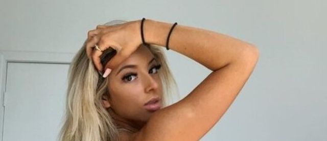 Bikini Girls (21 pics)