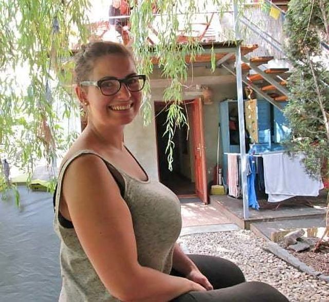 Busty Girls (21 pics)