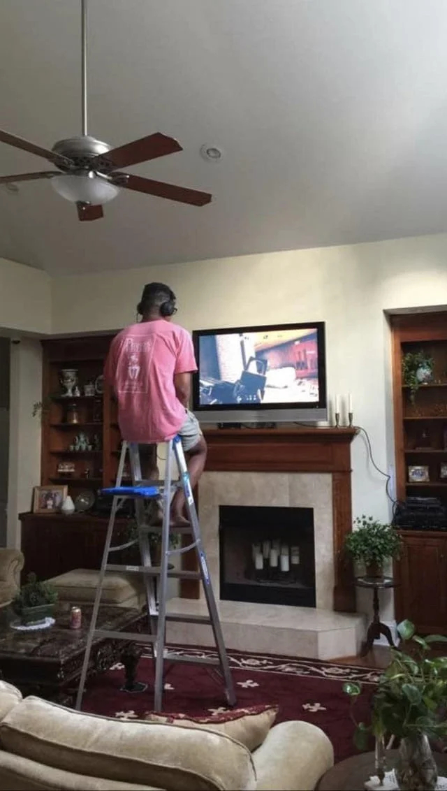 What Is Going On Here? (21 pics)