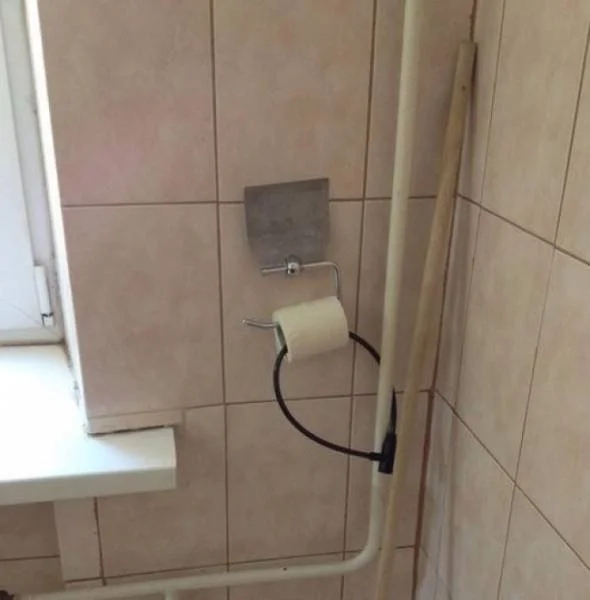 What Is Going On Here? (21 pics)