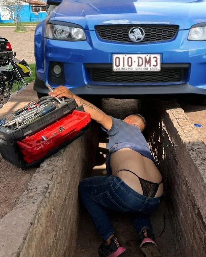 What Is Going On Here? (21 pics)