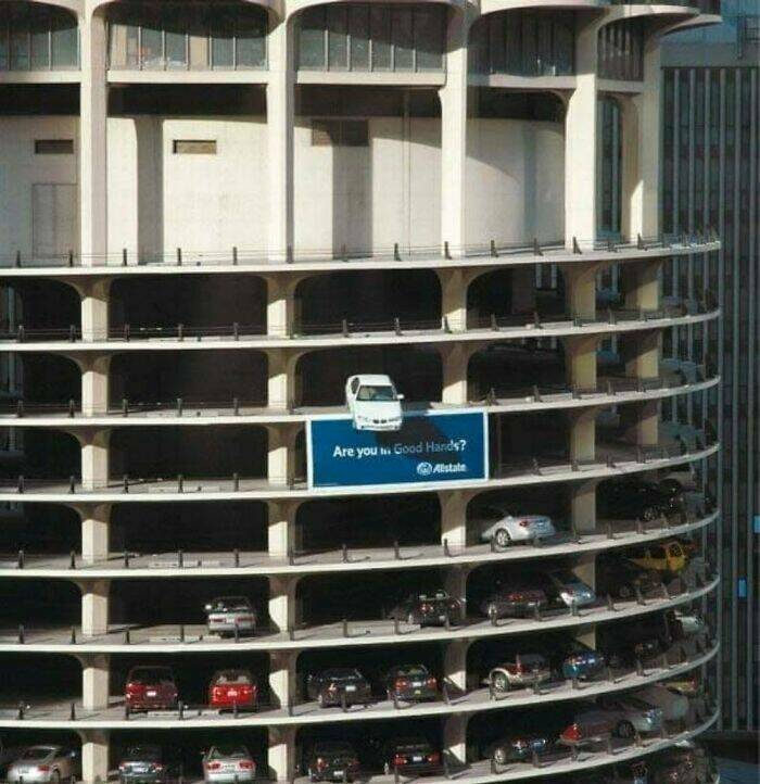 What Is Going On Here? (21 pics)