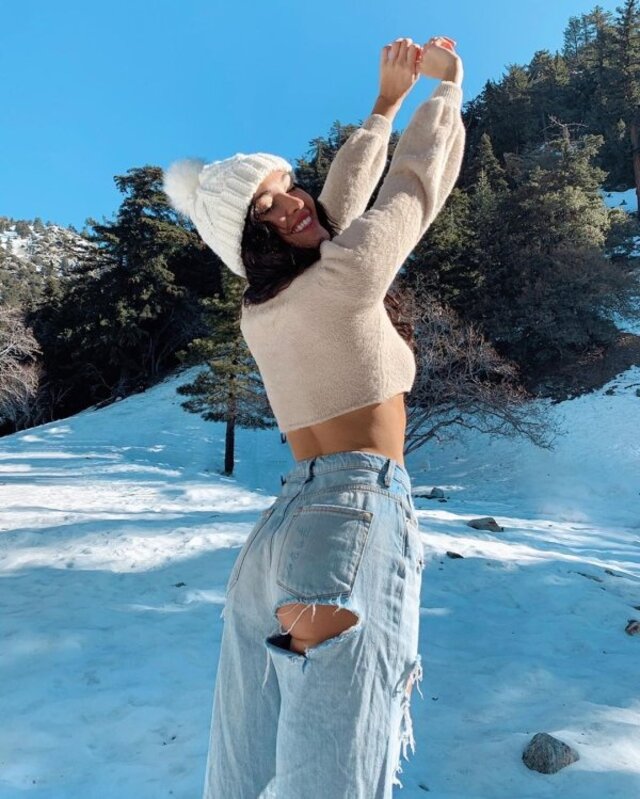 Winter Girls (21 pics)