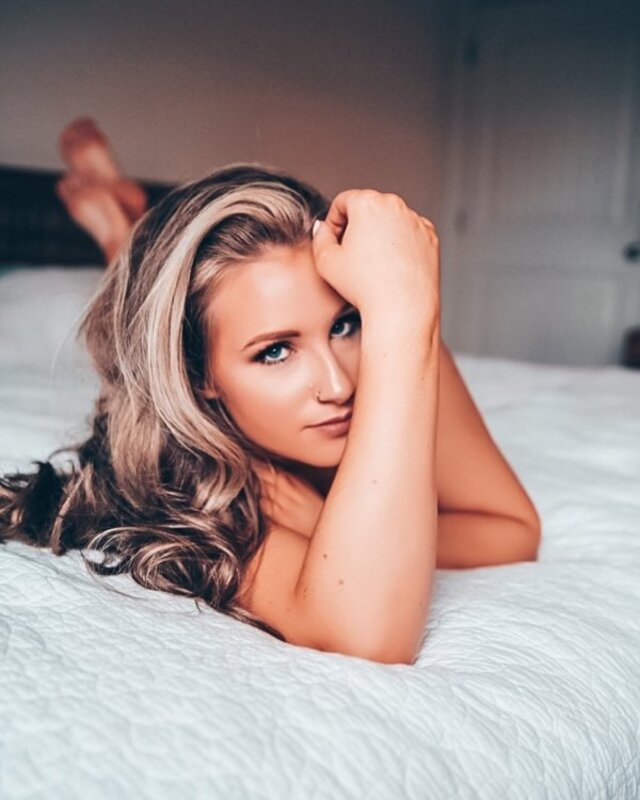 Slim Girls (21 pics) Slim Girls (21 pics)