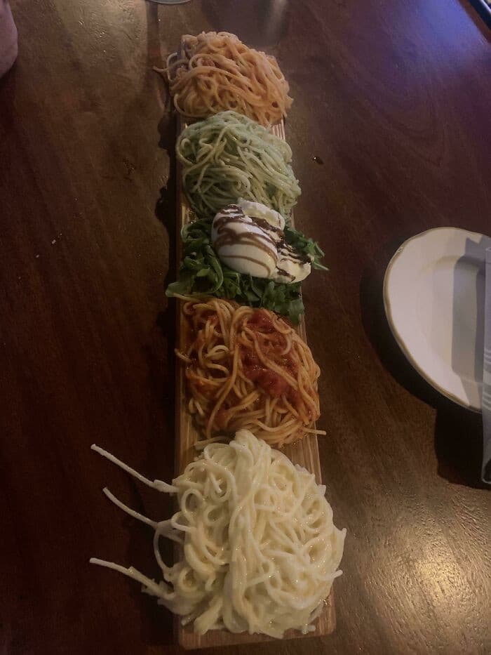 Crazy Food Serving (17 pics)