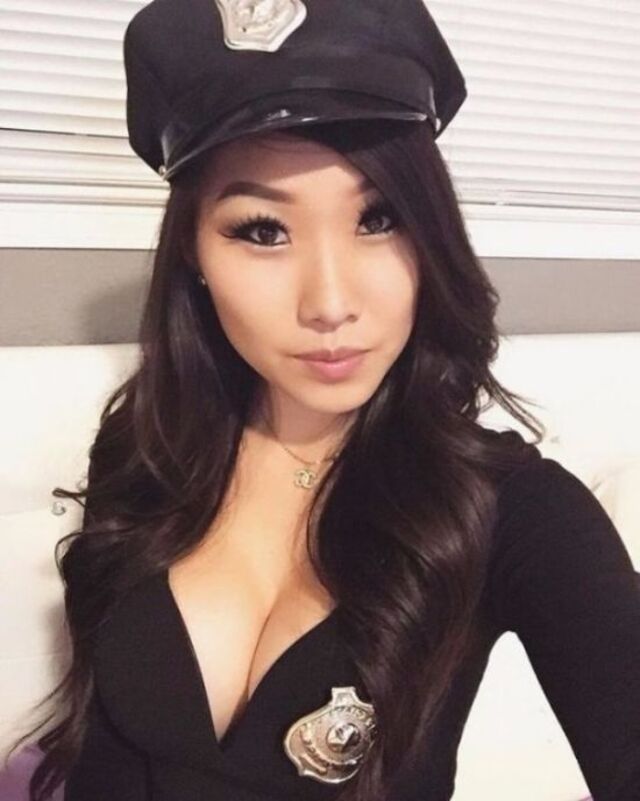 Asian Girls (21 pics)