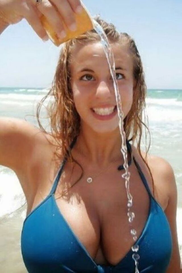 Busty Girls (19 pics) Busty Girls (19 pics)