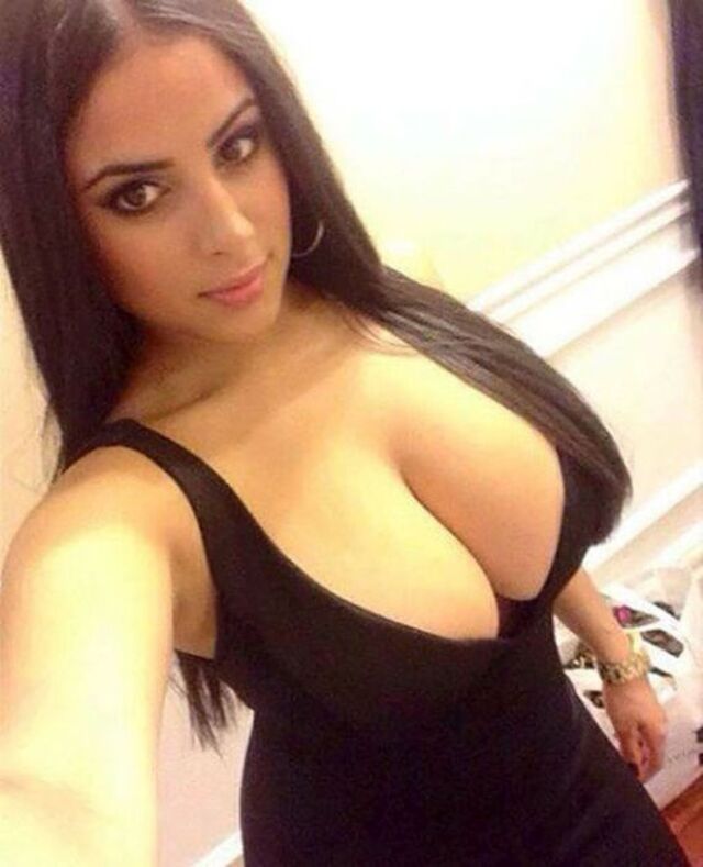 Busty Girls (19 pics) Busty Girls (19 pics)