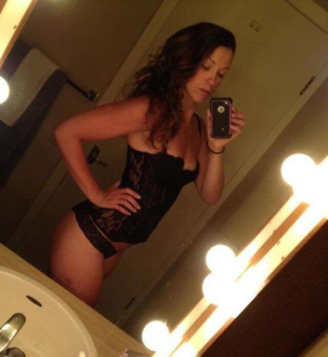 Girls In Lingerie (21 pics)