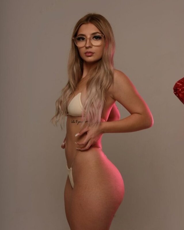 Beauty Girls (21 pics)