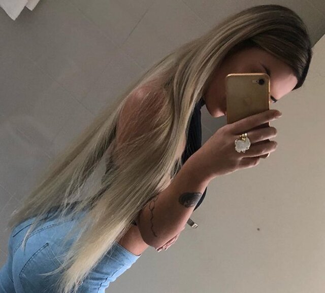 Girls In Jeans (21 pics)