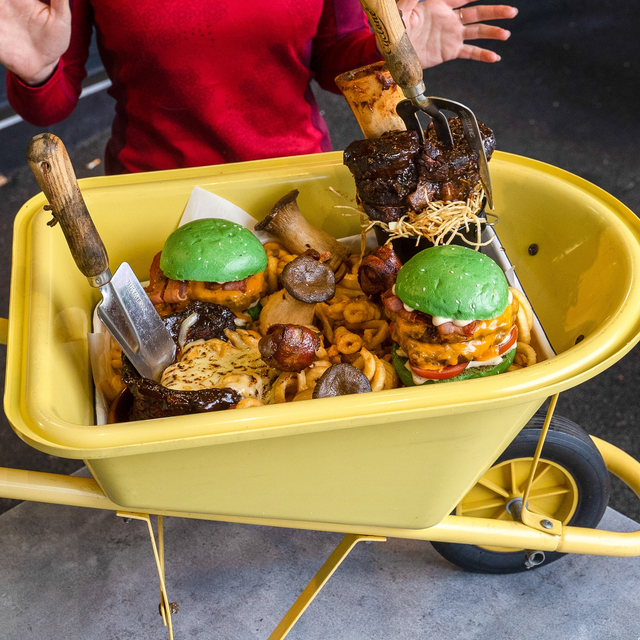 Crazy Food Serving (16 pics) Crazy Food Serving (16 pics)