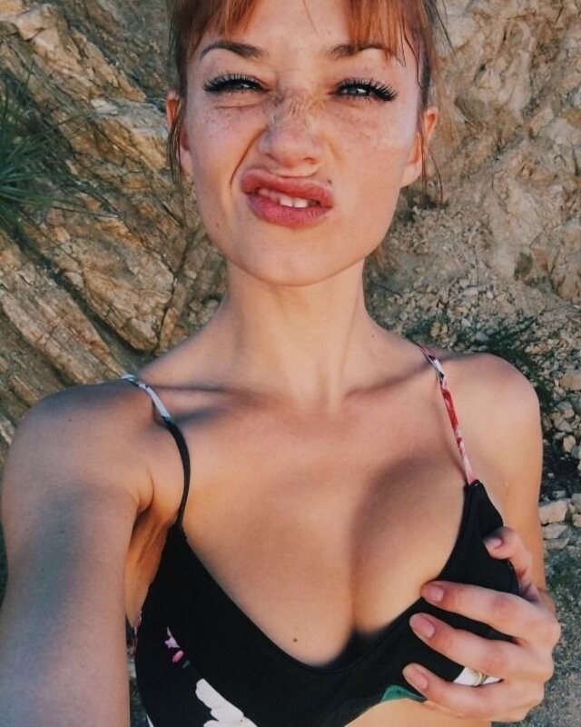 Redhead Girls (21 pics)