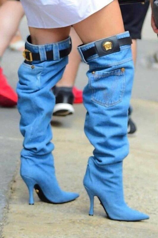 What Is Going On Here? (18 pics)