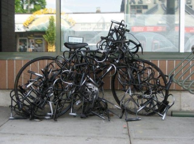 What Is Going On Here? (18 pics)