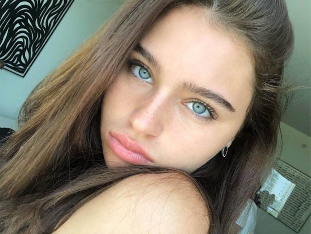 Beauty Girls (22 pics) Beauty Girls (22 pics)