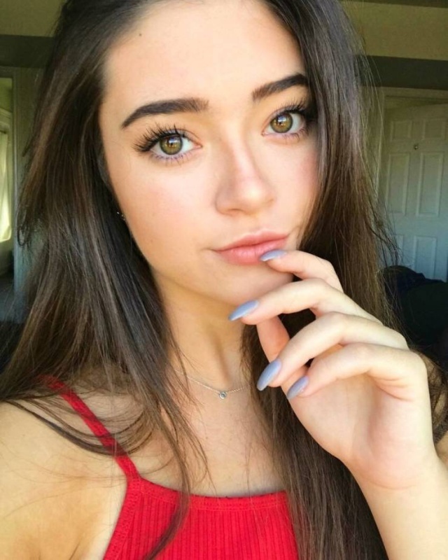 Beauty Girls (22 pics) Beauty Girls (22 pics)