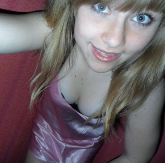 Cute Girls (21 pics) Cute Girls (21 pics)