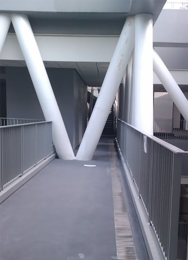 Awful Constructions (16 pics)