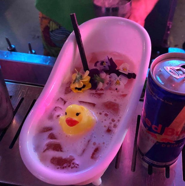 Crazy Food Serving (22 pics)