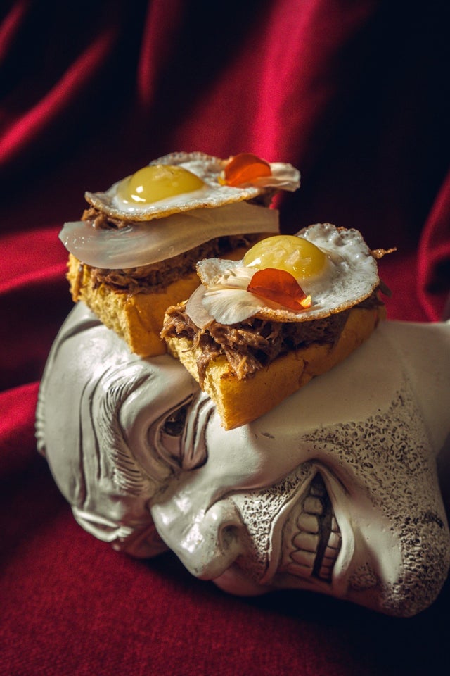 Crazy Food Serving (22 pics)