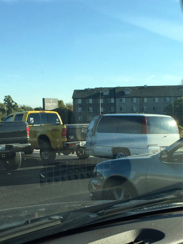 Redneck Inventions And Repairs (25 pics)