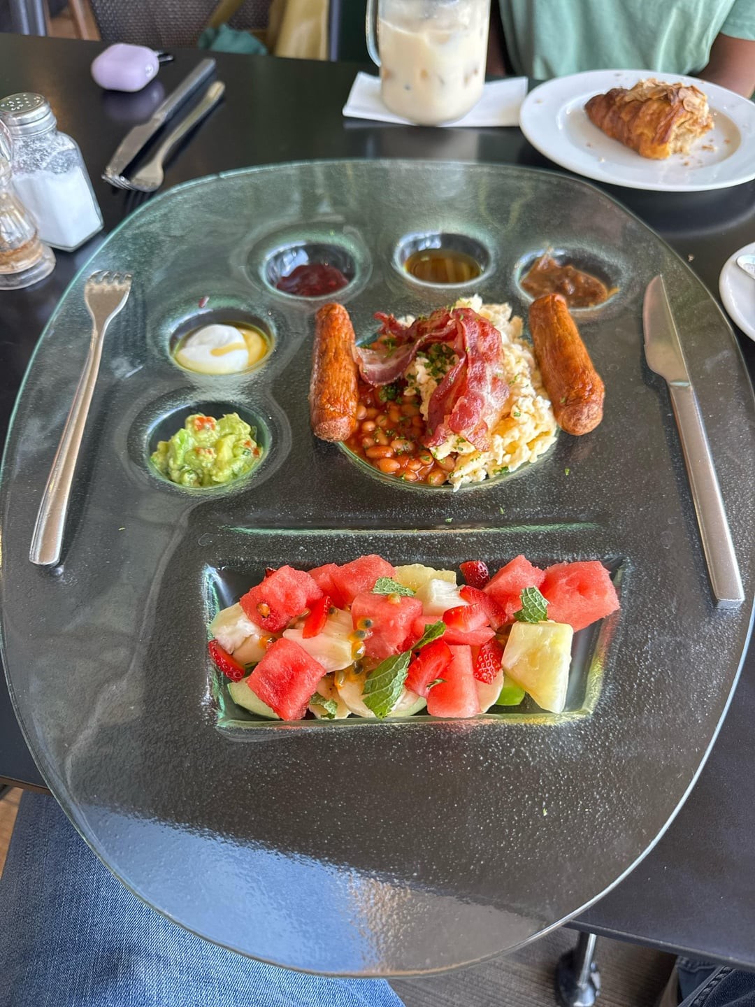 Weird Food Serving (20 pics)