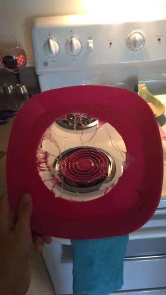 What Is Going On Here? (25 pics)