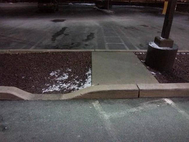 What Is Going On Here? (25 pics)