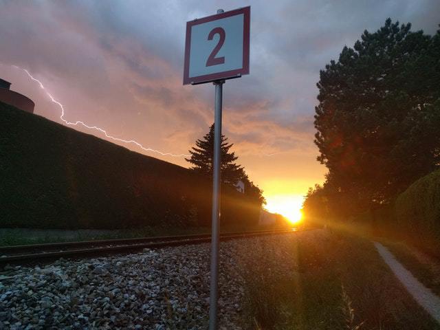 Right Moment (21 pics) Right Moment (21 pics)