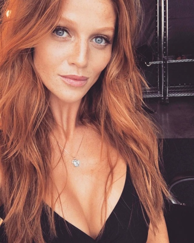 Redhead Girls (21 pics) Redhead Girls (21 pics)