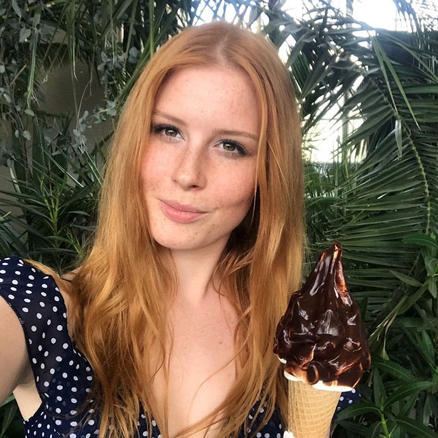 Redhead Girls (21 pics) Redhead Girls (21 pics)