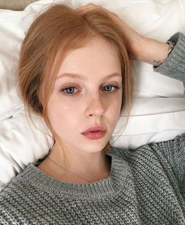 Redhead Girls (21 pics) Redhead Girls (21 pics)