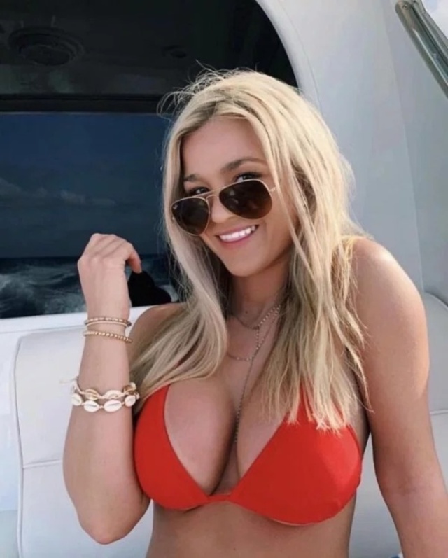 Beauty Girls (21 pics) Beauty Girls (21 pics)