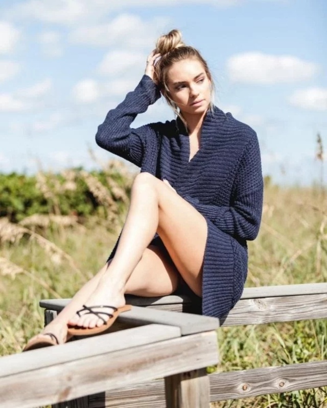 Girls With Long Legs (22 pics) Girls With Long Legs (22 pics)